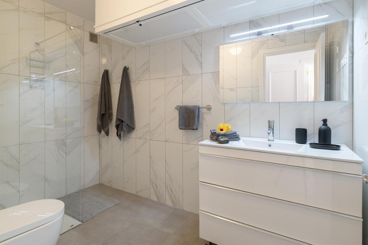 Sol Eterno - Luxury Aparmtent With Direct Oceanview And Extra Services Коста Тегисе Екстериор снимка